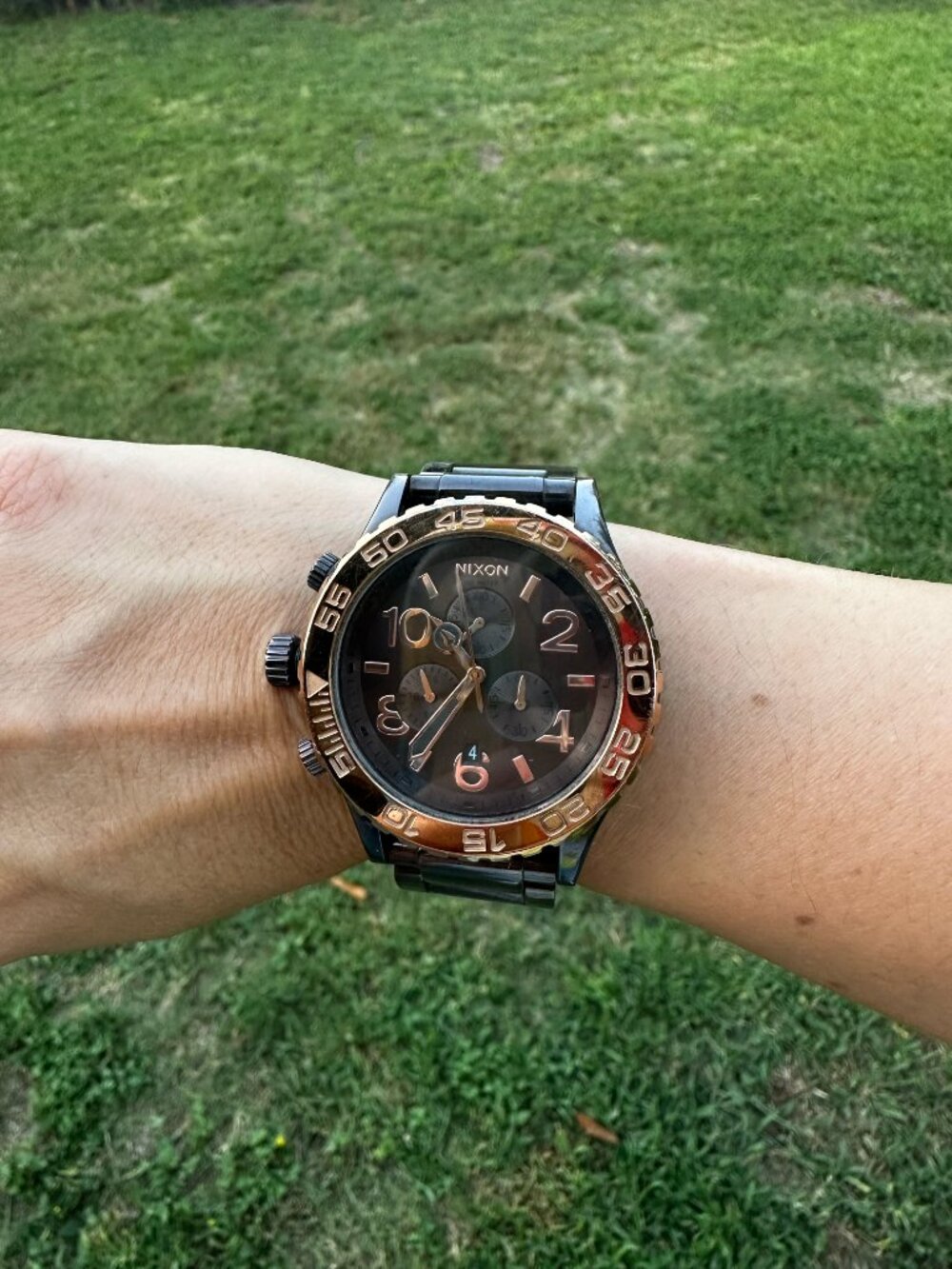 Nixon Watch 42-20 Gunmetal and Gold Tone Chronograph Men's - Picture 4 of 13